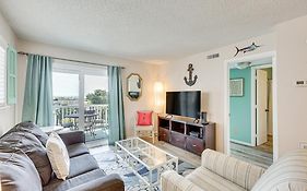 Carolina Beach Condo With Balcony And Ocean Access!